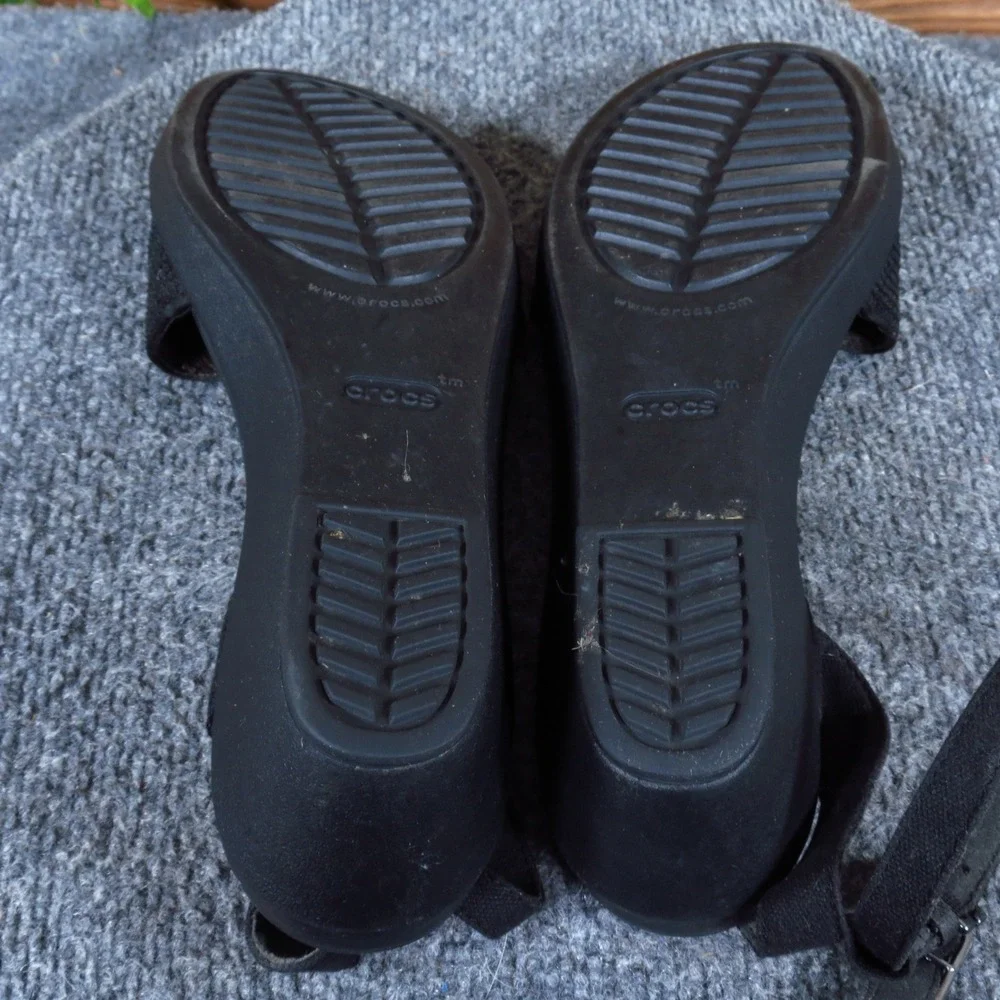 Crocs LeighAnn Women Wedge Sandal Size 9 Comfort Walking Black Sequin Strap
